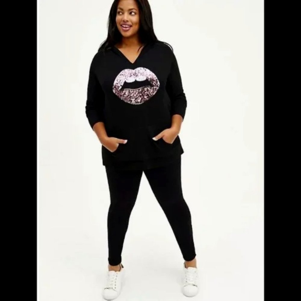Torrid Sequin Lips Hoodie Sweater ~ sz 2